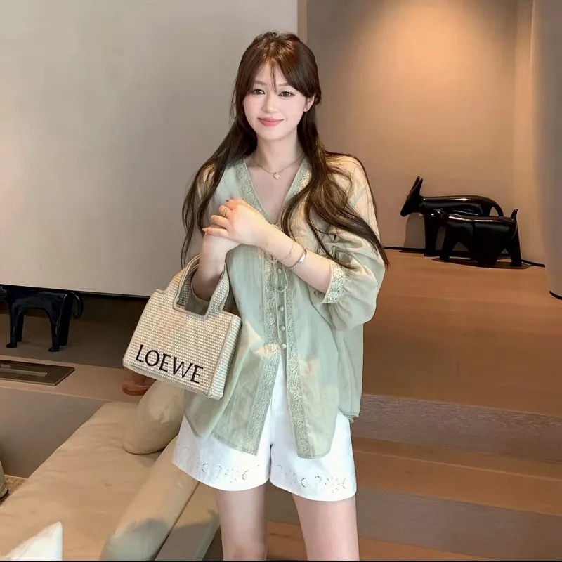เสื้อเบลาส์ผู้หญิงสีเขียวอ่อน  - Tie Front Shirt บทวิจารณ์และราคา