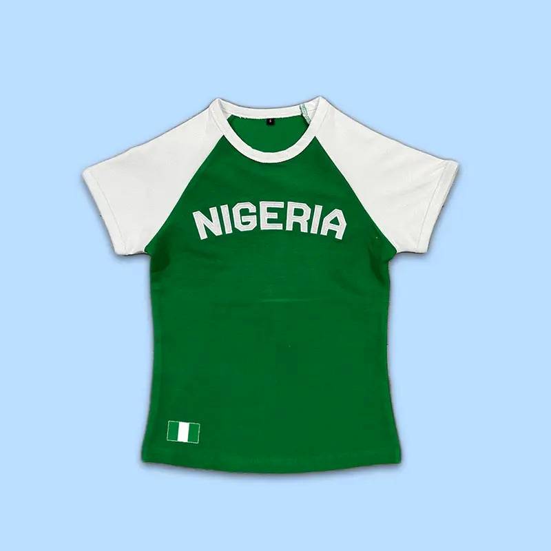 เสื้อยืดสีเขียวปักลายตัวอักษรไ - Summer Clothing Trends For Women 2026 บทวิจารณ์และราคา
