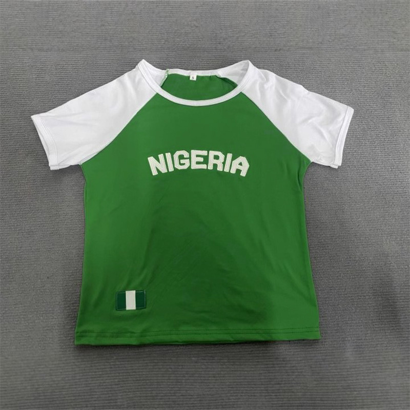 เสื้อยืดสีเขียวปักลายตัวอักษรไ - Summer Clothing Trends For Women 2026 บทวิจารณ์และราคา